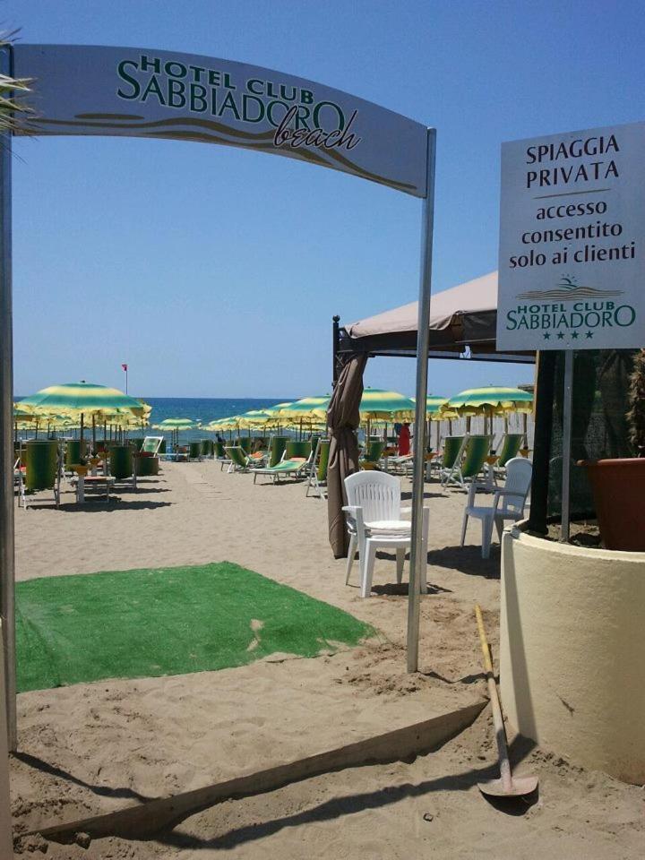 Hotel Club Sabbiadoro Battipaglia Dış mekan fotoğraf